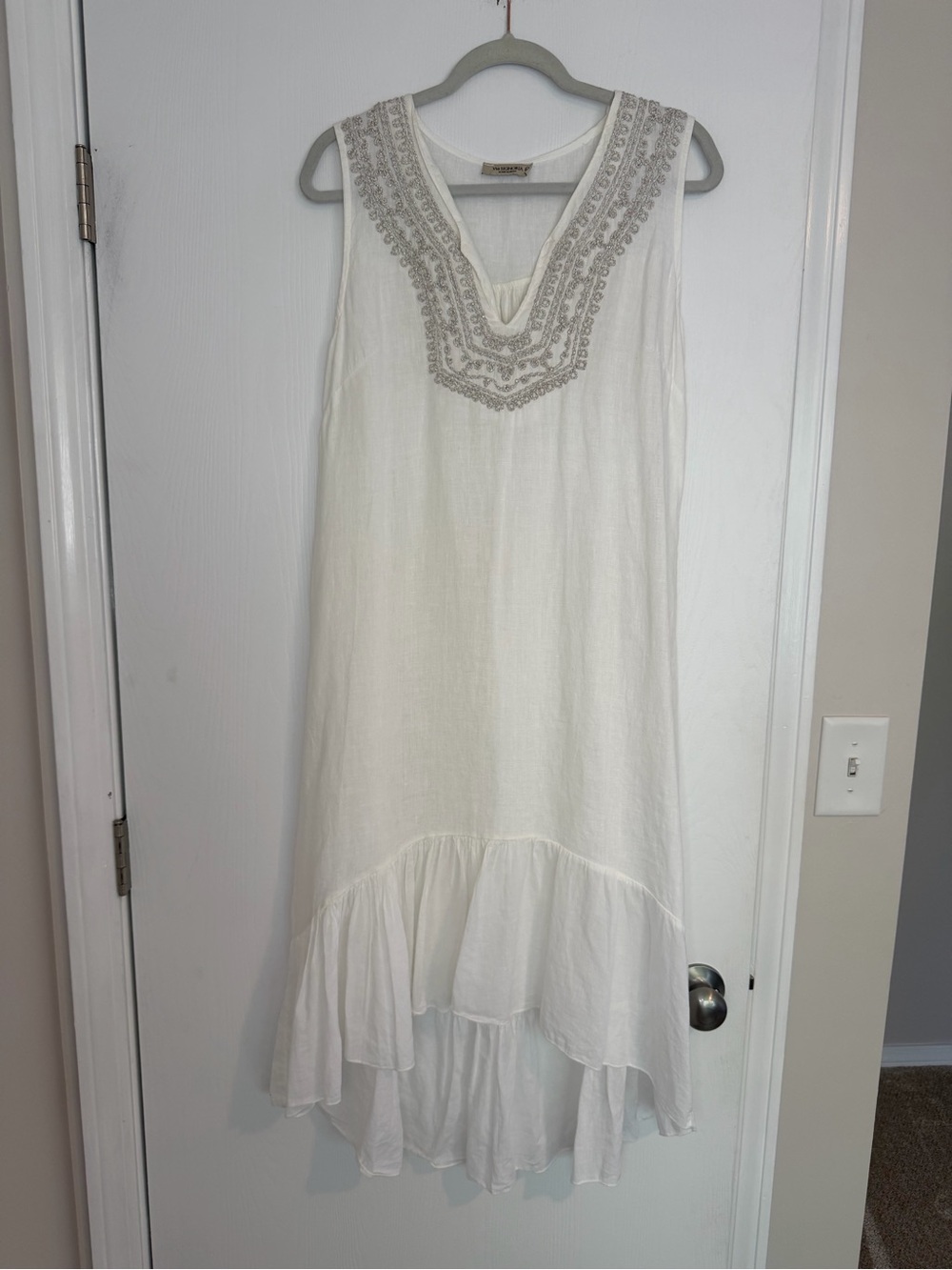 Via Signoria White Linen Embroidered V-Neck Sleeveless Dress Beach Resortwear